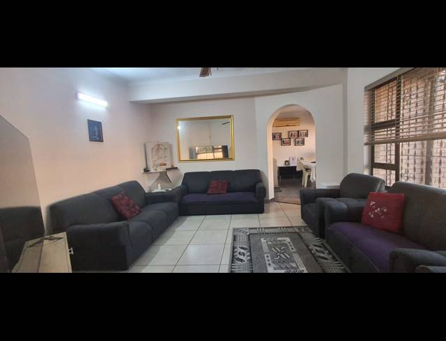 4 BEDROOM FREESTANDING FOR SALE IN MITCHELL VILLAGE